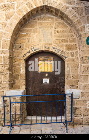 La porta di ingresso a Simone conciatore in casa la città vecchia di Jaffa, Tel Aviv, Israele, Medio Oriente Foto Stock