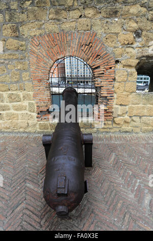 La fortezza di Castel dell'Ovo, il centro storico della città di Napoli, regione Campania, Italia, Europa. Foto Stock