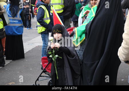 I musulmani sciiti arbaeen annuale processione London Dec 2015 Foto Stock