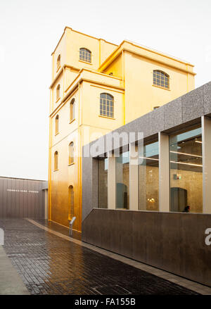 Milano, Italia - SETTEMBRE, 13: Vista della Fondazione Prada il 13 settembre, 2015 Foto Stock