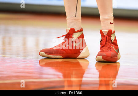 Syracuse, NY, STATI UNITI D'AMERICA. Xix Dec, 2015. Siracusa sconfitto Cornell 67-46 al Carrier Dome in Syracuse, New York. Foto di Alan Schwartz/Cal Sport Media/Alamy Live News Foto Stock