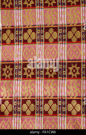 Malaysia Songket .Songket è un tessuto che appartiene alla famiglia brocade di tessili di Indonesia, Malaysia e Brunei. Si tratta di ha Foto Stock