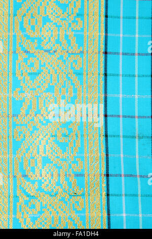 Malaysia Songket .Songket è un tessuto che appartiene alla famiglia brocade di tessili di Indonesia, Malaysia e Brunei. Si tratta di ha Foto Stock