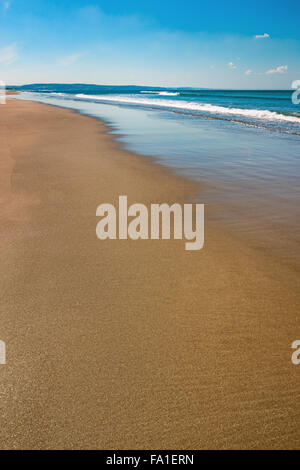 Aberdovey Aberdyfi Galles Snowdonia UK vasto bellissimo paesaggio marino meta di vacanza composizione verticale Foto Stock