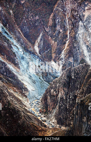 Nel fiume Colca Canyon in una giornata di sole Foto Stock