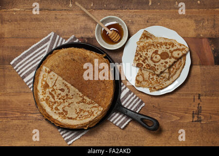 Frittelle o Blintzes russo Foto Stock