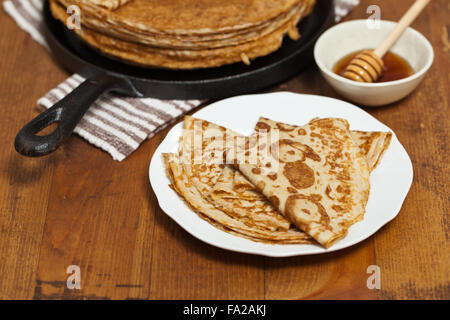 Frittelle o Blintzes russo Foto Stock