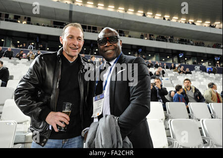 Stade Bordeaux-Atlantique, Boredeaux, Francia. Xx Dec, 2015. French League calcio 1. Bordeaux rispetto a Marsiglia. Jean Pierre Papin e basilico Boli al credito di gioco: Azione Plus sport/Alamy Live News Foto Stock