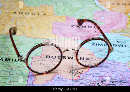 Occhiali su una mappa - Botswana Foto Stock