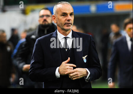 Milano, Italia. Dicembre 20th, 2015. Stefano Pioli allenatore della SS Lazio durante la Serie A italiana League Soccer match tra Inter e Milan e SS Lazio a San Siro di Milano, Italia. Credito: Gaetano Piazzolla/Alamy Live News Foto Stock