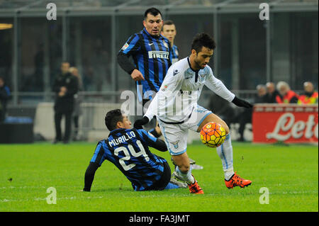 Milano, Italia. Dicembre 20th, 2015. Felipe Anderson di SS Lazio in azione durante la Serie A italiana League Soccer match tra Inter e Milan e SS Lazio a San Siro di Milano, Italia. Credito: Gaetano Piazzolla/Alamy Live News Foto Stock