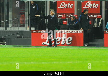 Milano, Italia. Dicembre 20th, 2015. Roberto Mancini allenatore del FC Inter durante la Serie A italiana League Soccer match tra Inter e Milan e SS Lazio a San Siro di Milano, Italia. Foto Stock