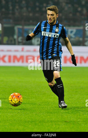 Milano, Italia. Dicembre 20th, 2015. Adem Ljajic di FC Inter in azione durante la Serie A italiana League Soccer match tra Inter e Milan e SS Lazio a San Siro di Milano, Italia. Credito: Gaetano Piazzolla/Alamy Live News Foto Stock