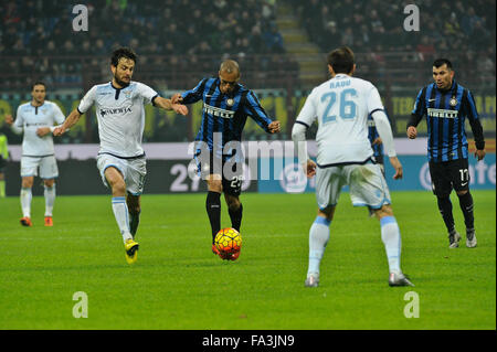 Milano, Italia. Dicembre 20th, 2015. Jeison Murillo di FC Inter in azione durante la Serie A italiana League Soccer match tra Inter e Milan e SS Lazio a San Siro di Milano, Italia. Credito: Gaetano Piazzolla/Alamy Live News Foto Stock