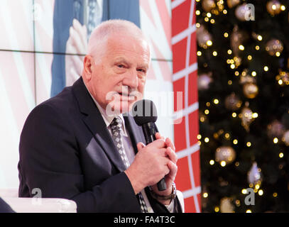 Varsavia, Polonia. Il 21 dicembre, 2015. L ex Presidente della Repubblica ceca Vaclav Klaus durante la conferenza 'sovranità, solidarietà, sicurezza" organizzato dal Presidente polacco Andrzej Duda per commemorare l'ex presidente polacco Lech Kaczynski al palazzo presidenziale il 21 dicembre 2015 a Varsavia in Polonia. Credito: MW/Alamy Live News Foto Stock