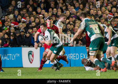 Leicester, Inghilterra, 20th, dicembre, 2015. ERCC Leicester v Munster Leicester è Ben Youngs la filatura la palla fuori Foto Stock