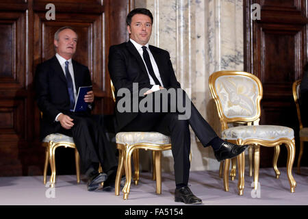 Roma, Italia. Il 21 dicembre, 2015. Matteo Renzi Roma 21ht Dicembre 2015 Quirinale, Cerimonia di fine anno auguri Foto Samantha Zucchi Credito: Insidefoto/Alamy Live News Foto Stock