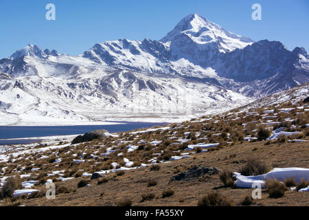 Huayna Potosi, 6088m, vertice con neve, neve, Ande vicino a La Paz in Bolivia Foto Stock