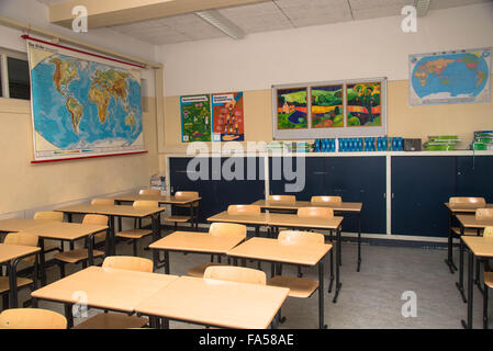 Svuotare la geografia classe a highschool in Olanda Foto Stock