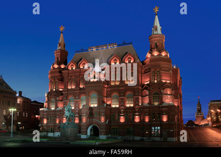 Il museo storico statale (1872) a Mosca, Russia all'alba Foto Stock