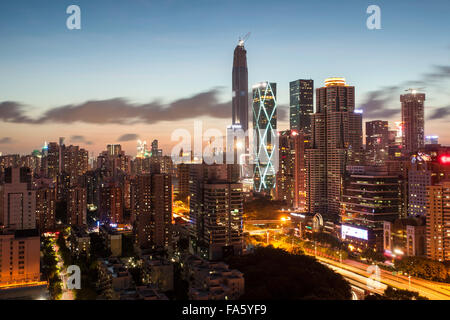 Shenzhen città architettura notte Foto Stock