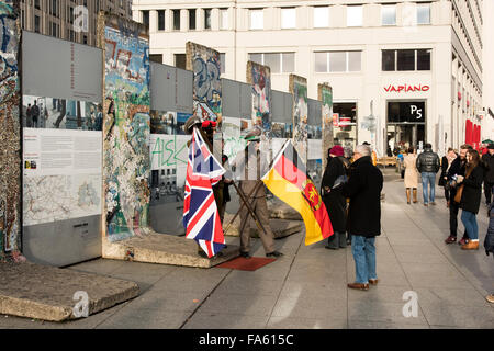 Muro di Berlino a Potsdamer Platz Berlino Germania Foto Stock