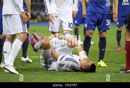 Kiev, Ucraina - 19 Marzo 2015: Yevhen Khacheridi di Dynamo Kyiv reagisce dopo aver ferito durante UEFA Europa League contro FC Foto Stock