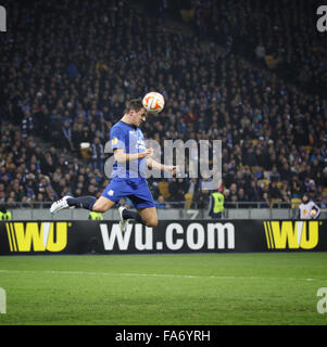 Kiev, Ucraina - 19 Marzo 2015: Phil Jagielka di Everton FC controlla un pallone durante la UEFA Europa League contro FC dinamo Kyi Foto Stock