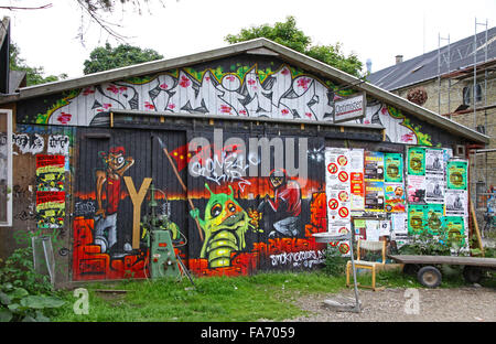 COPENHAGEN, Danimarca - 28 luglio 2012: Christiania, noto anche come Freetown Christiania è un auto-proclamato zona autonoma, copertura 34 ettari nel quartiere di Christianshavn in Copenhagen Foto Stock