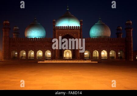 La Moschea Badshahi a sera, Lahore, Pakistan Foto Stock