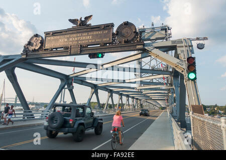 Guerra Mondiale 1 memorial bridge in Portsmouth NH Foto Stock