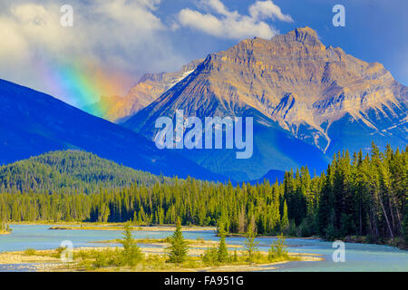 Montare Kerkeslin e rainbow nel Parco Nazionale di Jasper Foto Stock