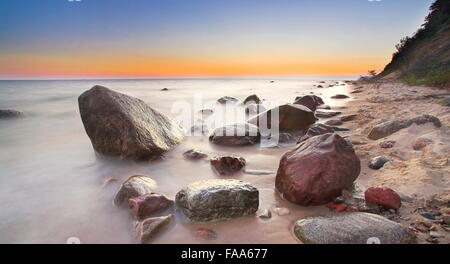 Mar Baltico shore prima dell'alba, Pomerania, Polonia Foto Stock
