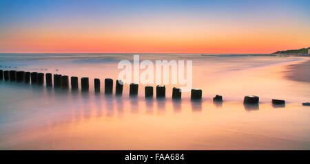 Il Mar Baltico dopo il tramonto, Pomerania, Polonia Foto Stock