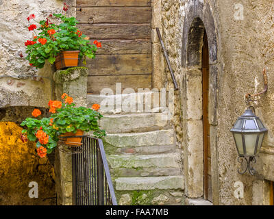 Street View di Santo Stefano di Sessanio in Abruzzo, Italia Foto Stock