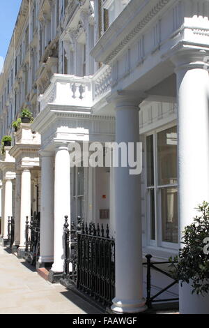 Tipico stile georgiano townshouses in Londra, Regno Unito Foto Stock