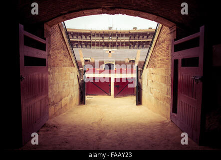 Valencia, Spagna - 24 Ottobre 2015: Ingresso della Plaza de Toros, un arena dei tori, che contiene 10.500 persone, nel mese di ottobre Foto Stock