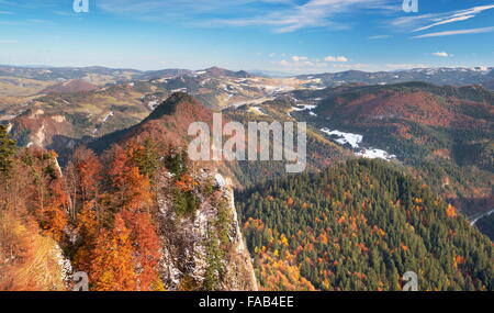 Pieniny Montagne, Vista Da Trzy Korony picco, Polonia Foto Stock