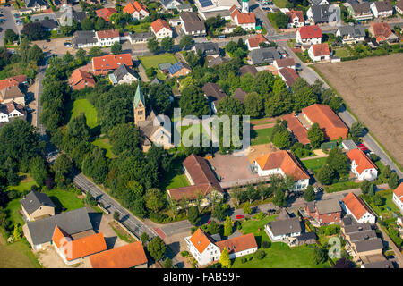 Vista aerea, chiesa nel villaggio di sottile Kirchlengern, East Westfalia, Renania settentrionale-Vestfalia, Germania, Europa, vista aerea, Foto Stock