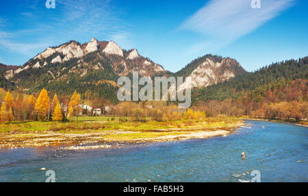 Pieniny Montagne - fiume Dunajec e Trzy Korony picco, Polonia Foto Stock