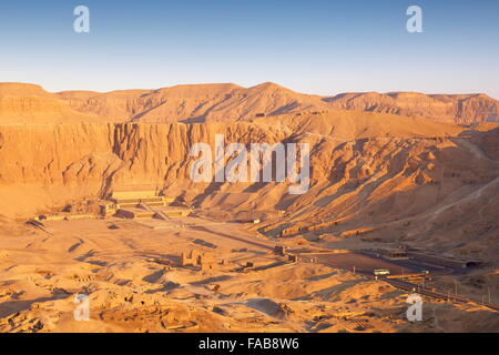 Egitto - oltre la Valle delle regine, il tempio di Hatshepsut, Unesco Foto Stock