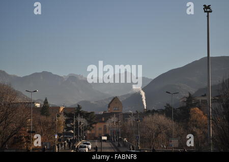 Bolzano con il Catinaccio visto dal Monumento alla Vittoria Foto Stock