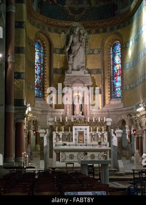 Basilica Notre Dame de Brebières, catherdral di Albert,Picardie,Francia Foto Stock