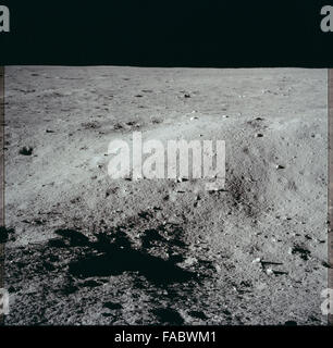 L'archivio fotografico completo e inedito della missione Apollo 11, con momenti chiave del primo atterraggio lunare con equipaggio nel 1969. Gli astronauti Neil Armstrong, Edwin Aldrin e Michael Collins vengono catturati durante la missione, inclusa l'iconica passeggiata lunare alla Tranquility base. Questo archivio include anche immagini del modulo di comando/servizio (CSM) e del modulo lunare (LM) durante il loro volo storico. Foto Stock