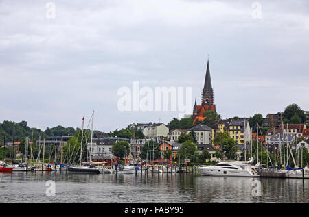 FLENSBURG, Germania - 29 luglio 2012: veduta del porto di Flensburg, il comune autonomo nel nord di stato tedesco di Schleswig- Foto Stock