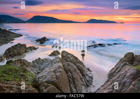 Thailandia - Isola di Phuket, Patong Beach, tramonto paesaggi di tempo Foto Stock