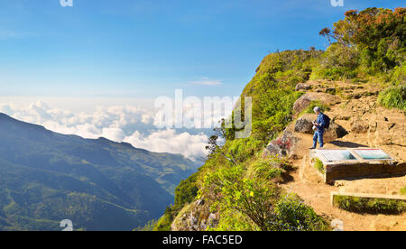 Sri Lanka - Horton pianura parco nazionale, vista da "Fine del Mondo" Foto Stock