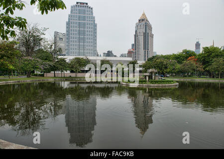 L' oasi verde di Lumpini Park a Bangkok, in Thailandia Foto Stock