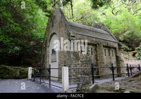 Mausoleo di Margaret Henry a Kylemore Abbey Connemara County Galway Irlanda Foto Stock