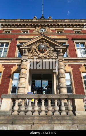 Ingresso con aquila imperiale sul post office, Postplatz, Görlitz, Alta Lusazia sassone, Germania Foto Stock